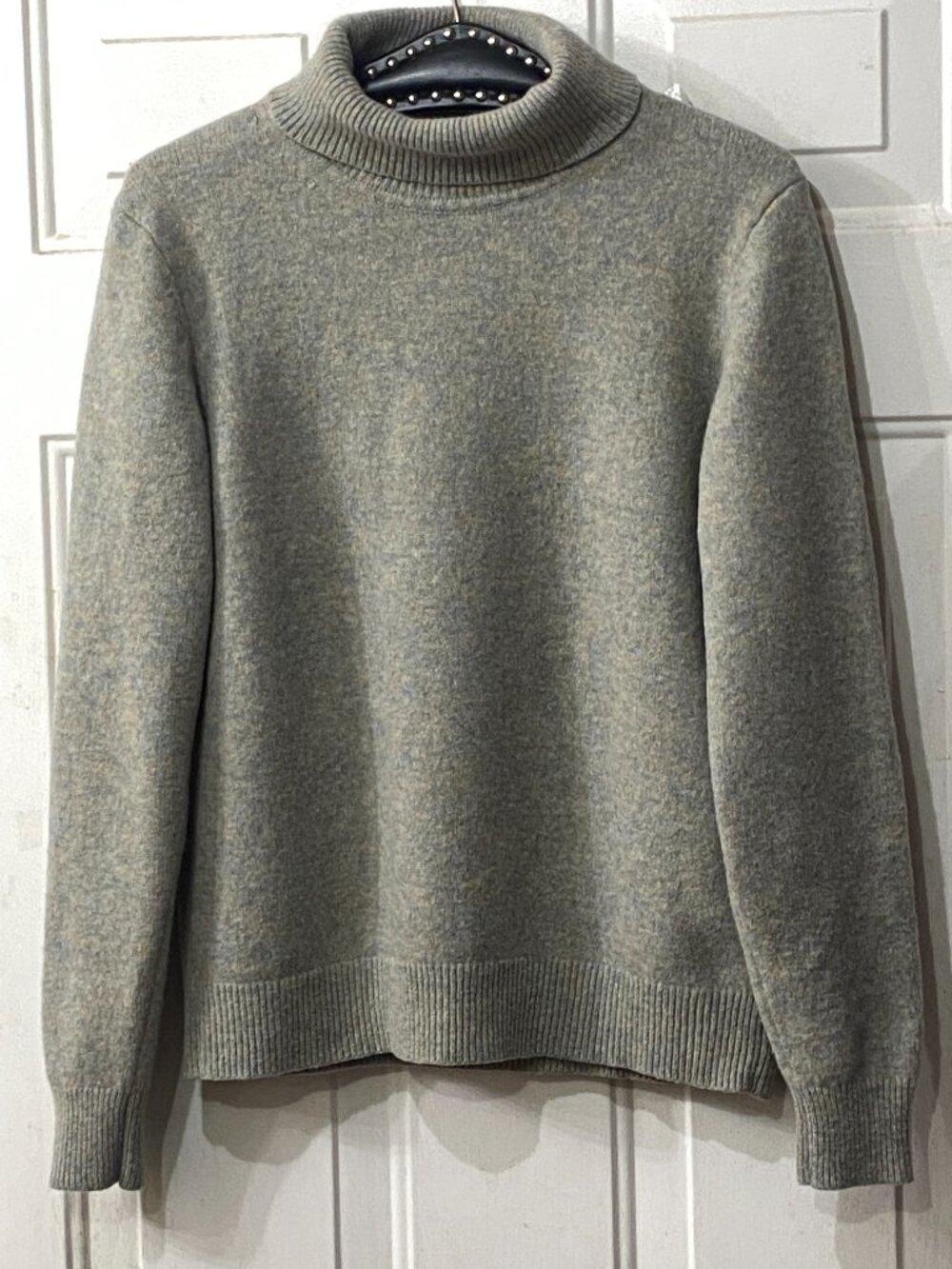 Uniqlo Sz M Womens 100% Wool Sweater Turtleneck Grayish Green